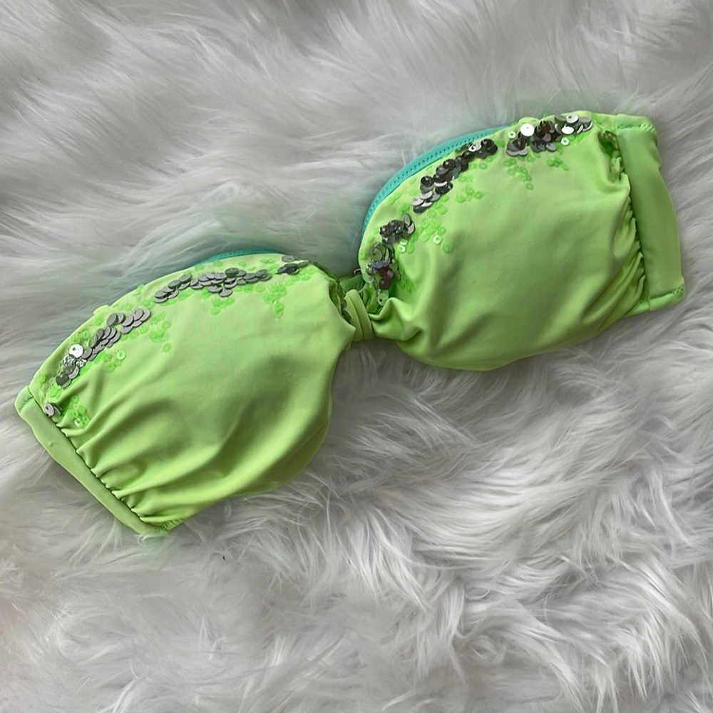 Victoria’s Secret Lightly Padded Strapless Bikini top. Clasp back. Size …